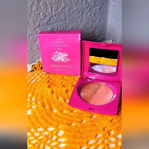 JAFRA Other - JAFRA. Powder Blush cheek duo. Copper/soft peach